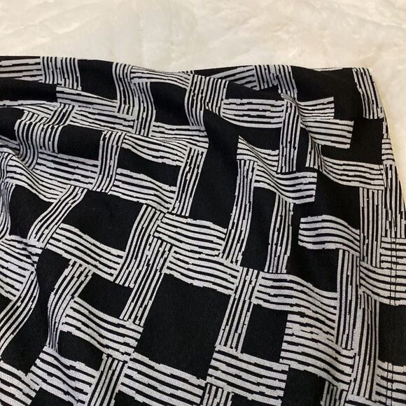 LuLaRoe Geometric Black & White Minimalist And Modern Dress - Picture 8 of 14